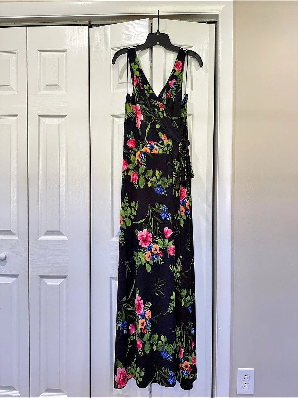 Floral Maxi Dress in Black Like New